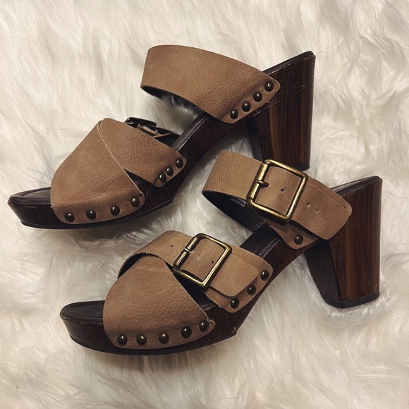 White Mountain Brown Platform Sandal with Heel - Picture 2 of 4